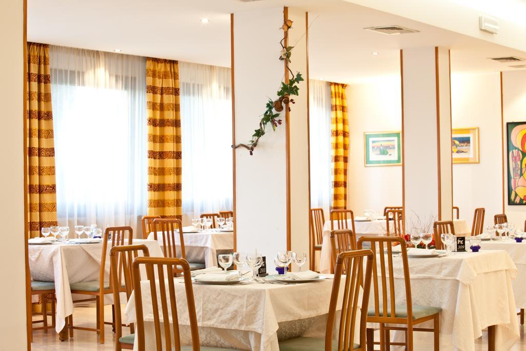 Hotel Canguro San Benedetto del Tronto Exterior foto