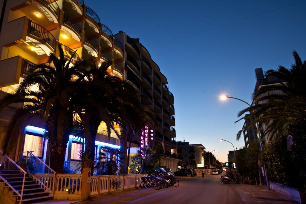 Hotel Canguro San Benedetto del Tronto Exterior foto